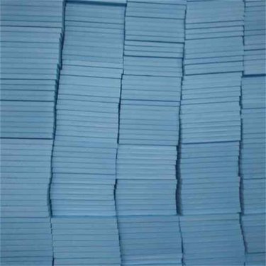 距外墻內(nèi)表面周邊2米范圍內(nèi)鋪擠塑板保溫層